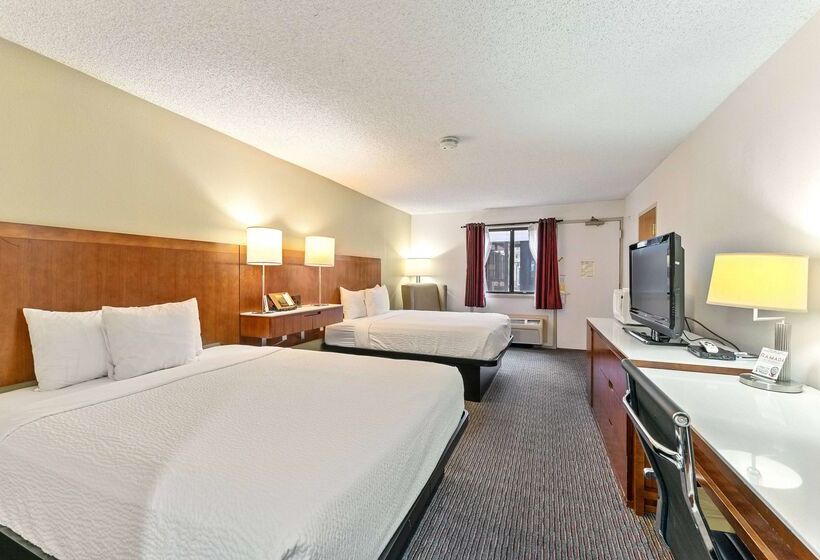 Hotelli Ramada By Wyndham Cedar City