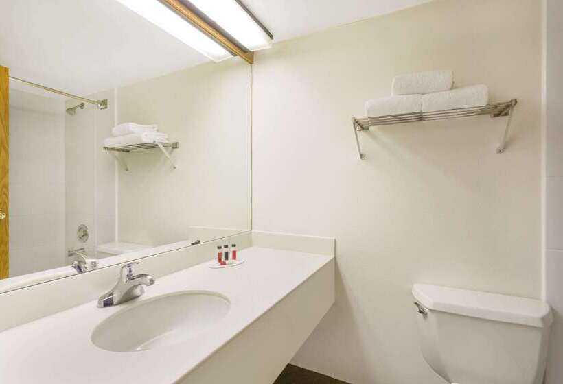 Hotelli Ramada By Wyndham Cedar City