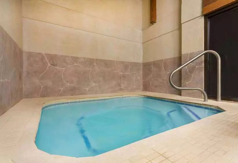 酒店 Ramada By Wyndham Cedar City