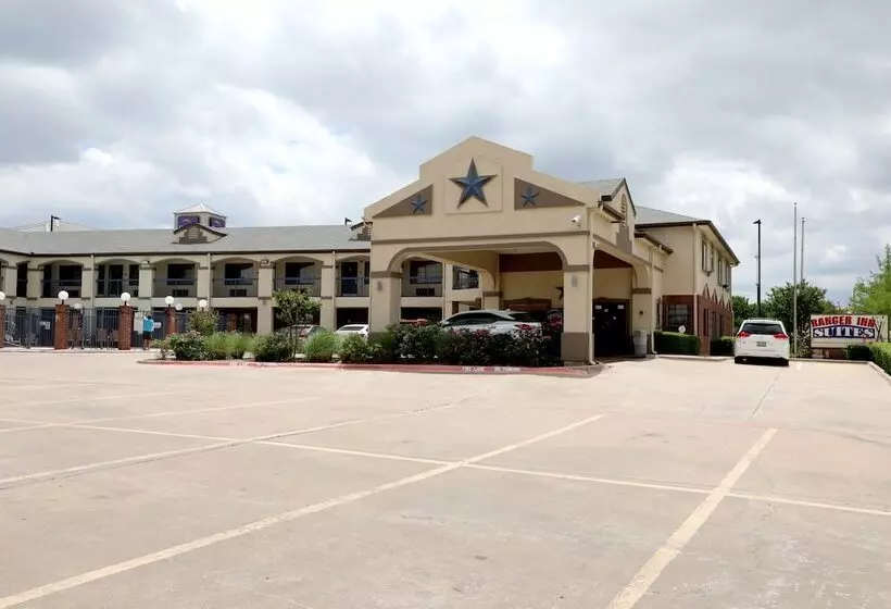 ホテル Ranger Inn & Suites