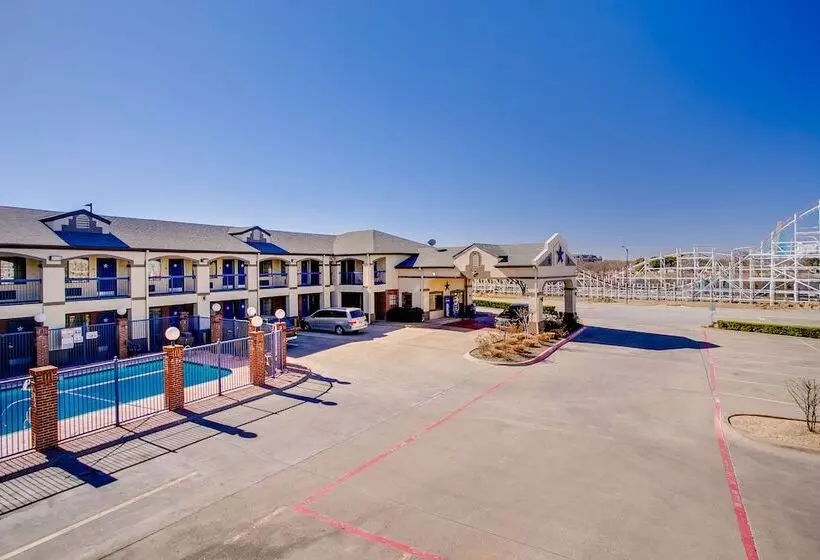 ホテル Ranger Inn & Suites
