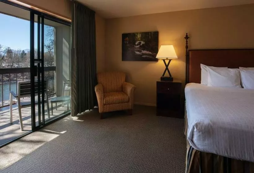 ホテル Riverside Inn