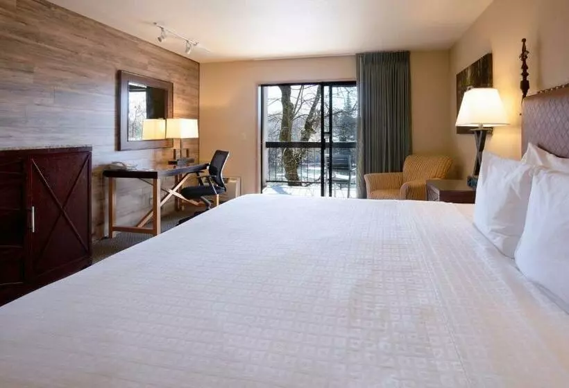 ホテル Riverside Inn