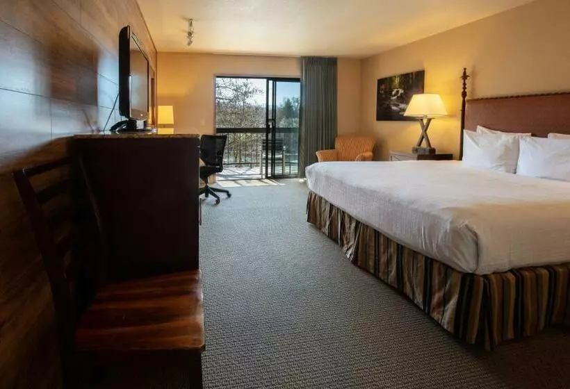 ホテル Riverside Inn