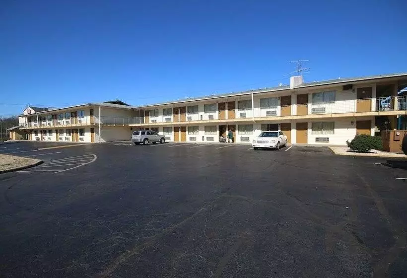 ホテル Royal Inn And Suites Charlotte Airport