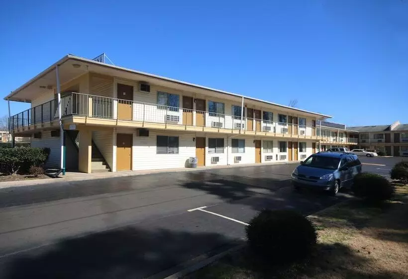 ホテル Royal Inn And Suites Charlotte Airport