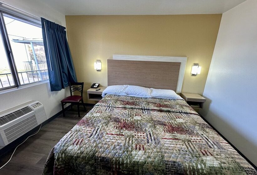 ホテル Royal Inn And Suites Charlotte Airport