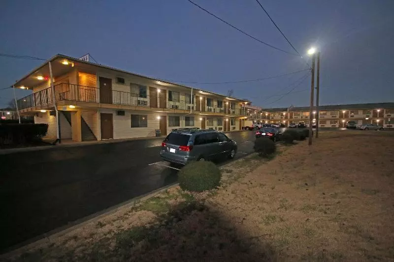 ホテル Royal Inn And Suites Charlotte Airport