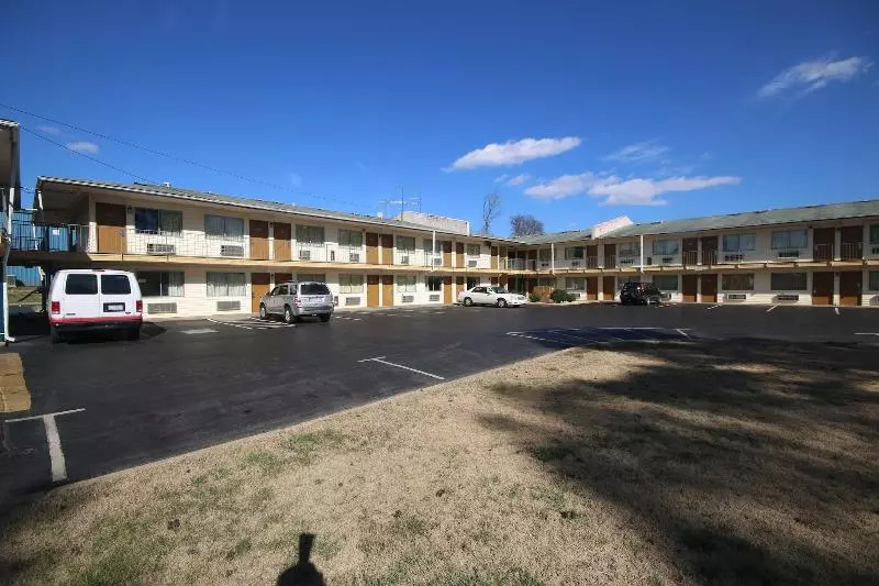 ホテル Royal Inn And Suites Charlotte Airport