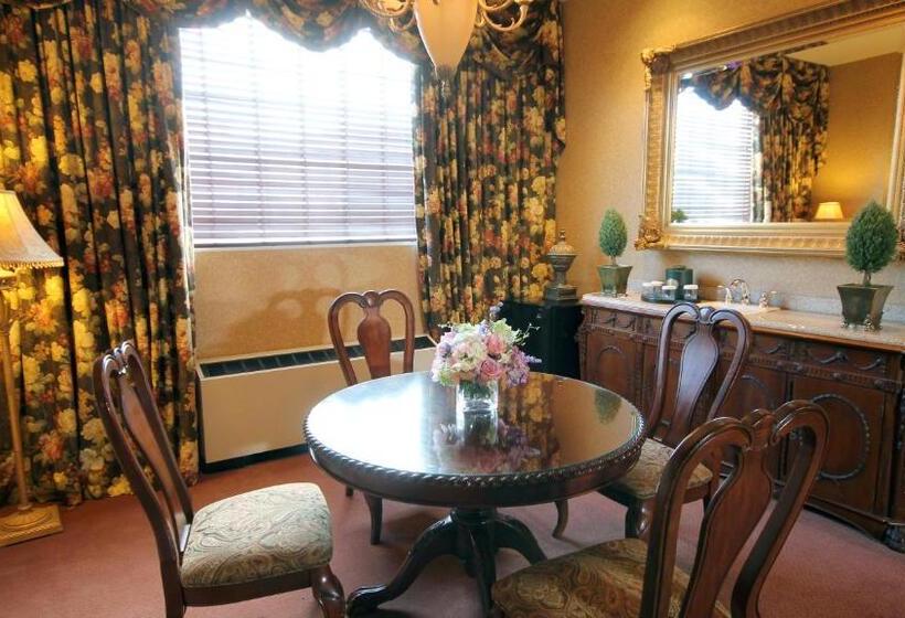 Отель The Inn And Spa At East Wind