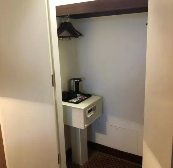 Hotel The Inn And Spa At East Wind