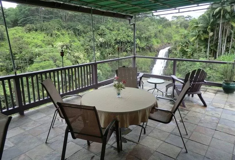 בית מלון כפרי The Inn At Kulaniapia Falls