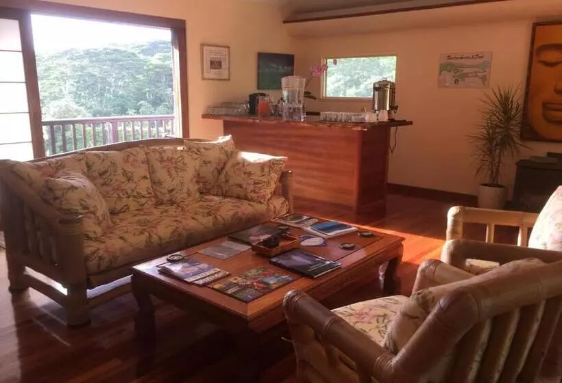 בית מלון כפרי The Inn At Kulaniapia Falls