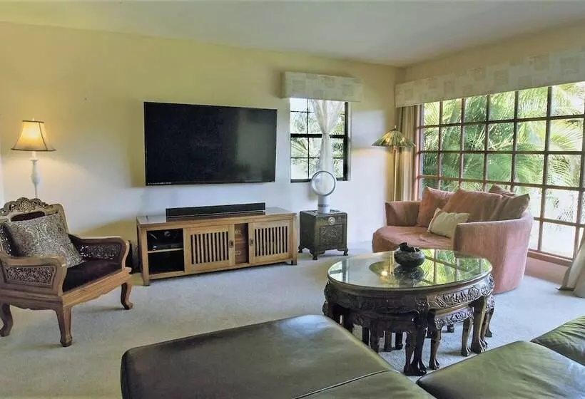 בית מלון כפרי The Inn At Kulaniapia Falls