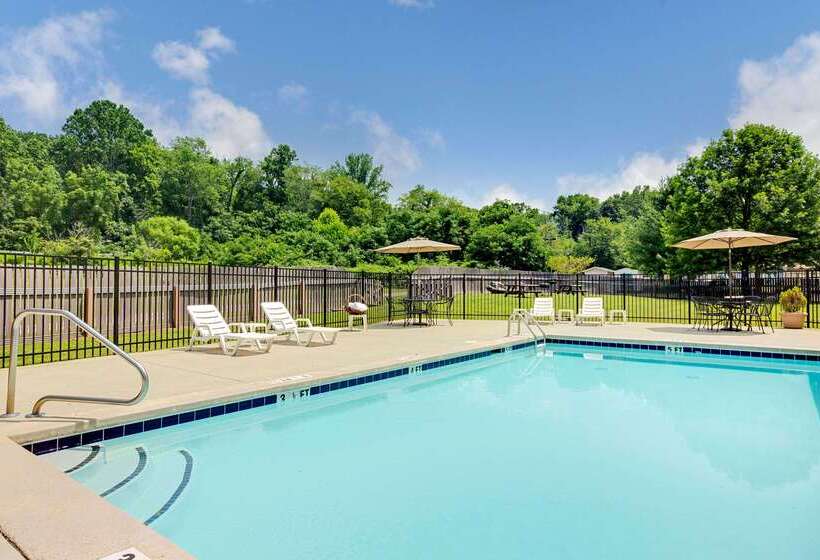 Microtel Inn & Suites By Wyndham Cherokee