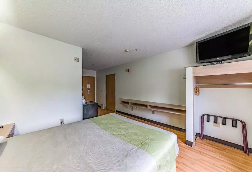 Motel 6 Charlotte, Nc University