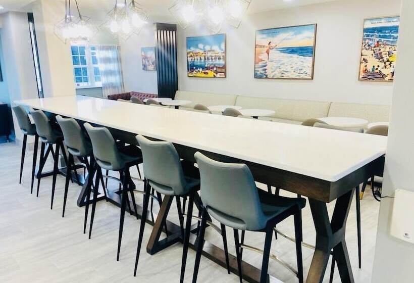 The Windstar Hotel   Carolina Beach