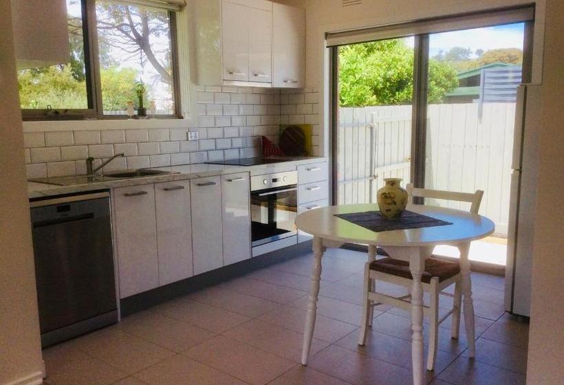 ベッドアンドブレックファースト Avilla By The Bay