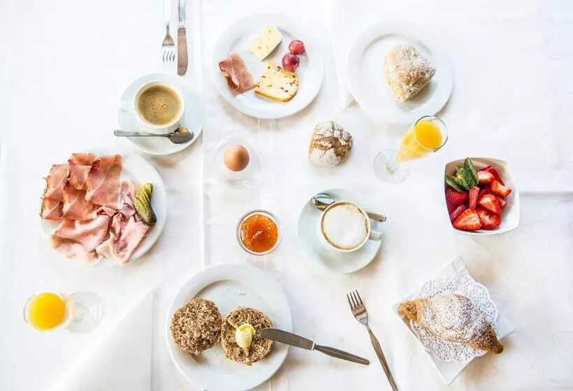 Aamiaismajoitus (B&B) Garni Weghueb