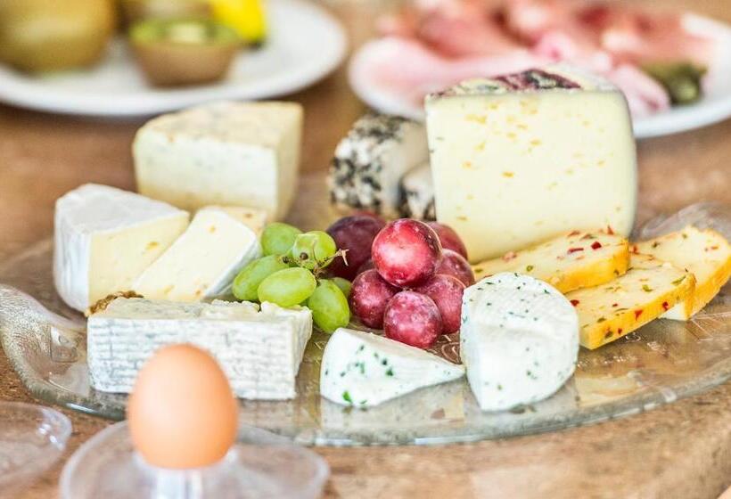 住宿加早餐  Garni Weghueb