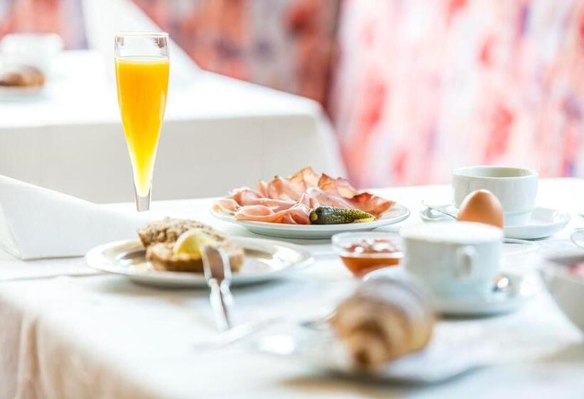 住宿加早餐  Garni Weghueb