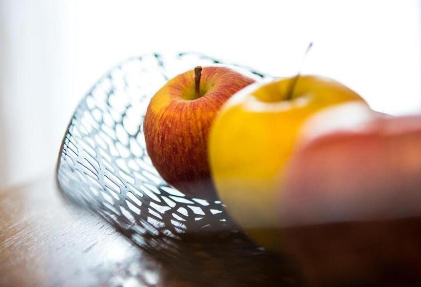 住宿加早餐  Garni Weghueb