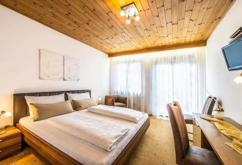 Aamiaismajoitus (B&B) Garni Weghueb