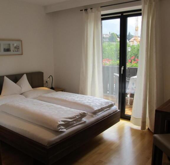 住宿加早餐  Garni Weghueb