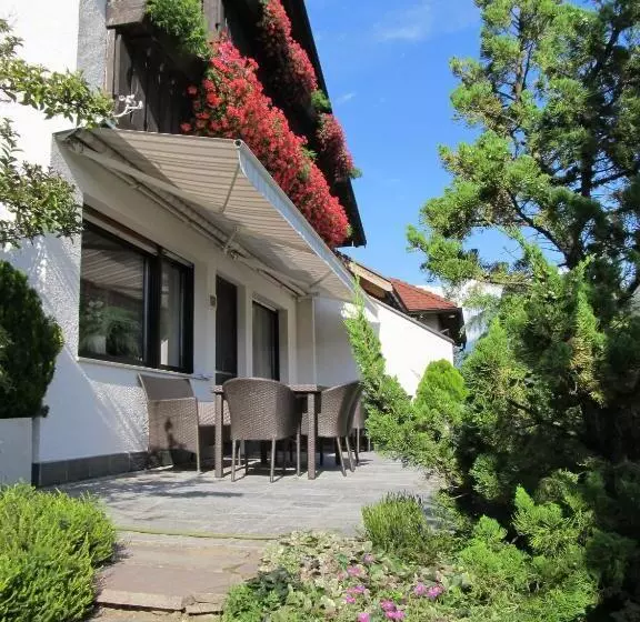 Aamiaismajoitus (B&B) Garni Weghueb