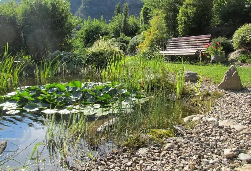 Aamiaismajoitus (B&B) Garni Weghueb