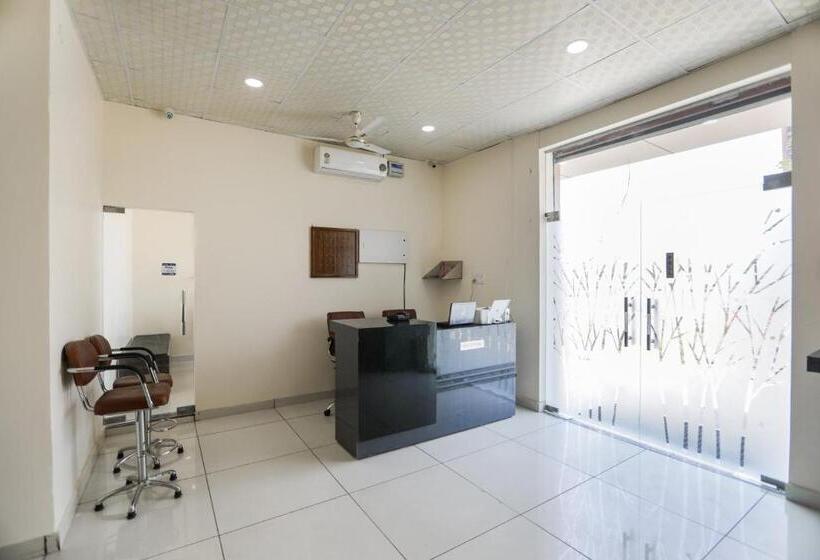 Capital O Hotel Viom