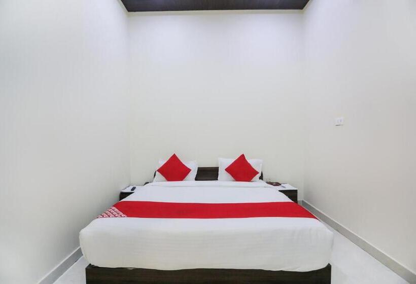 Capital O Hotel Viom