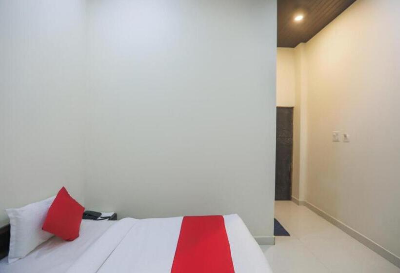 Capital O Hotel Viom