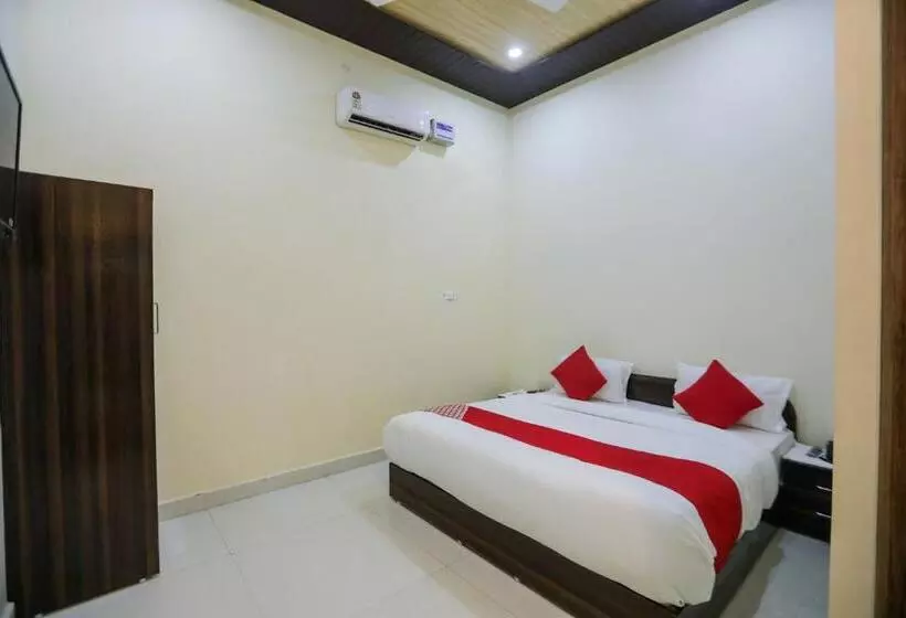 Capital O Hotel Viom