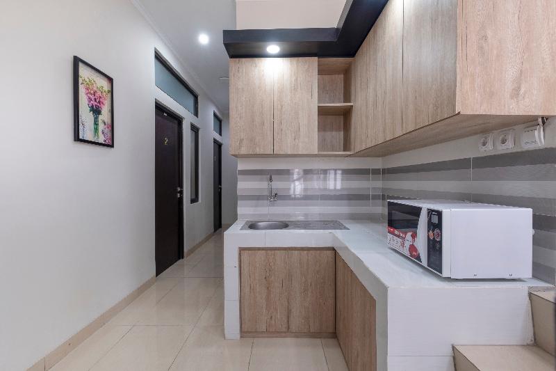 בית מלון כפרי Oyo 3248 Vision Residence Karawang