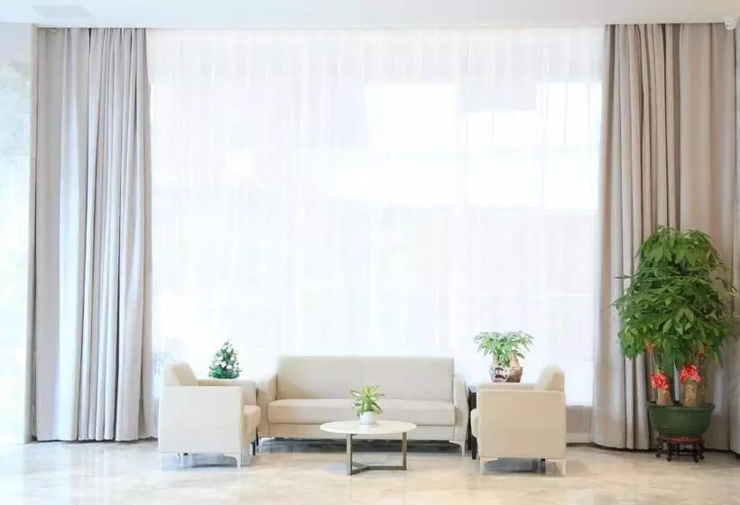 Lavande Hotels·shenzhen North Railway Station Longhua Yicheng Center