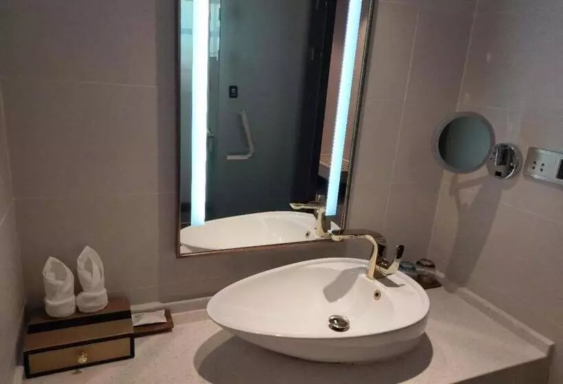 Lavande Hotels·shenzhen North Railway Station Longhua Yicheng Center