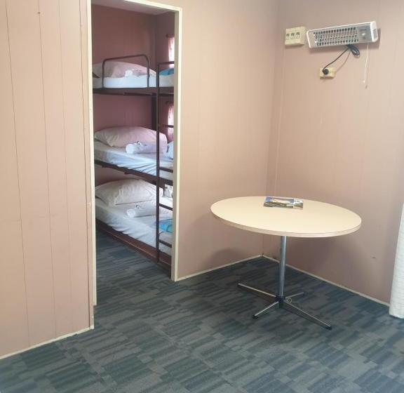 汽车旅馆  Newell Hwy Caravan Park