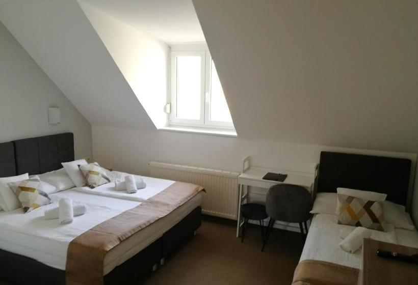 مبيت وإفطار Kathy Panzió