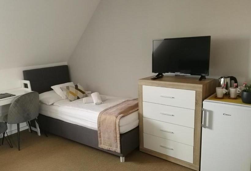 مبيت وإفطار Kathy Panzió