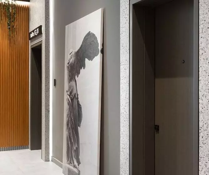 Hotelli 11 Enteka Acropolis Suites