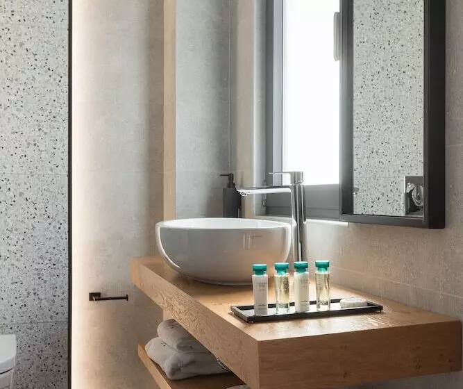 Hotelli 11 Enteka Acropolis Suites