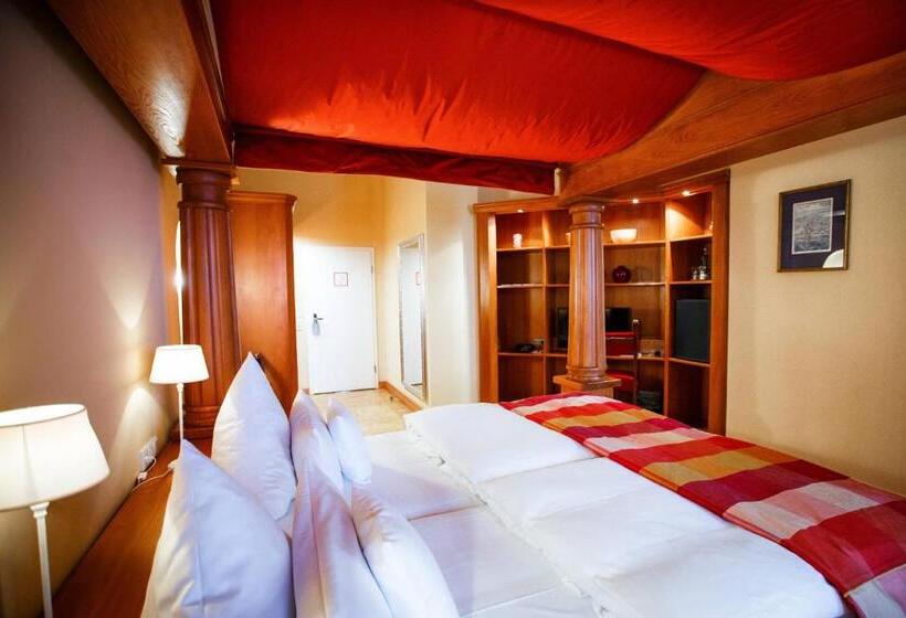 Отель Burg & Gästehaus By Schwarzenstein