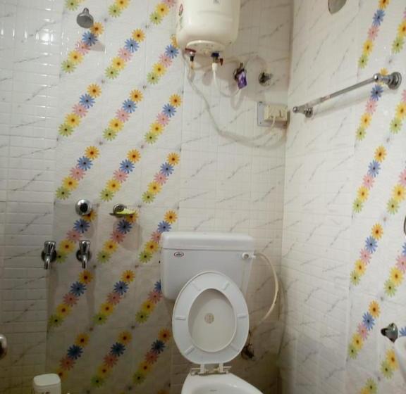 Отель Goroomgo Unique Beach Inn Puri