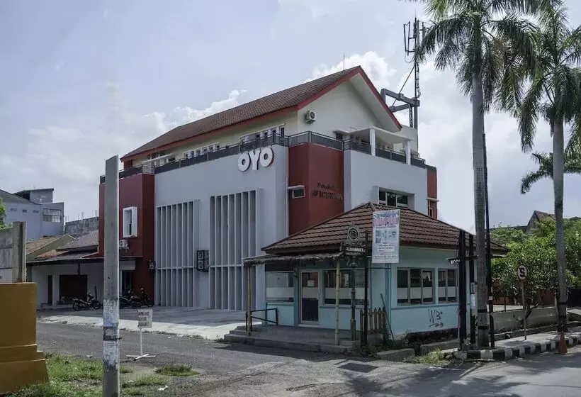 ホテル Oyo 2132 Pondok Avicenna