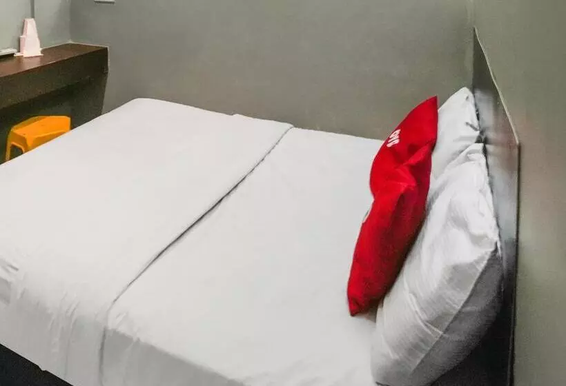 ホテル Oyo 89950 365 Nice Stay