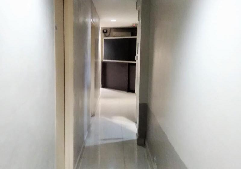 בית מלון כפרי Oyo 89950 365 Nice Stay