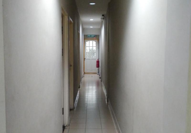 בית מלון כפרי Oyo 89950 365 Nice Stay