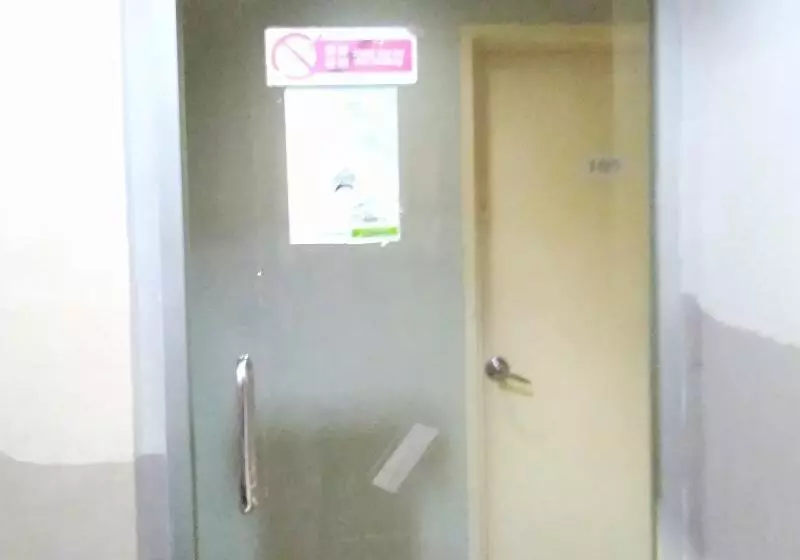 ホテル Oyo 89950 365 Nice Stay