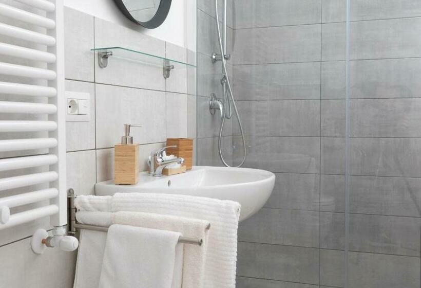 پانسیون Casa Lyon